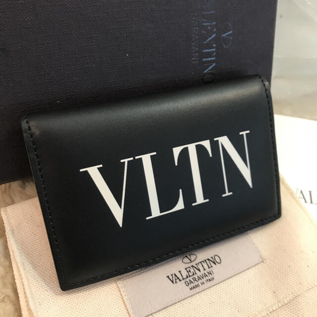 ☆美品☆ヴァレンティノ・ガラヴァーニ カードケース VLTN ロゴ 黒