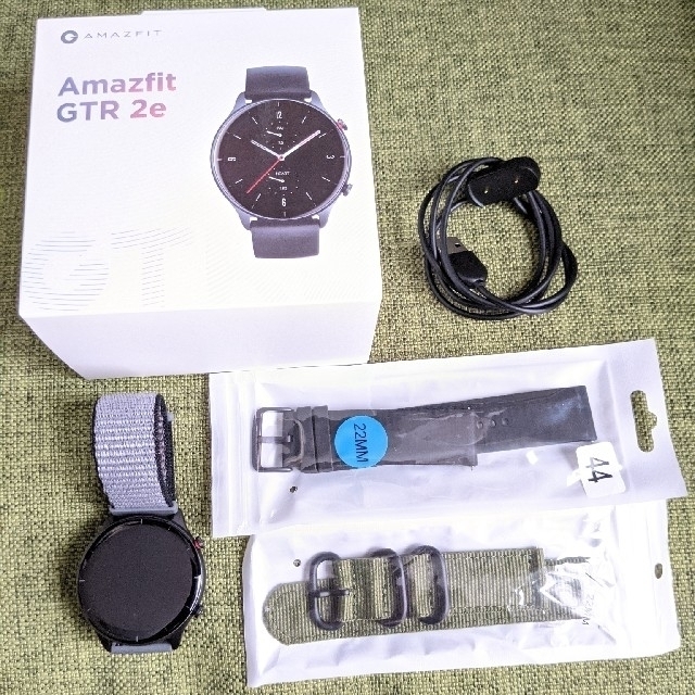 Amazfit GTR 2e【ベルト2本付き】 メンズの時計(腕時計(デジタル))の商品写真