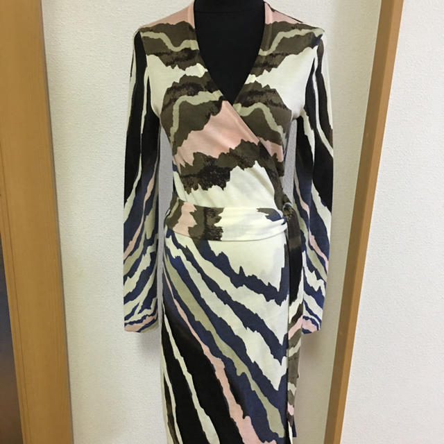 2022 新作】 DIANE von FURSTENBERG - 専用商品になります❤️ ひざ丈