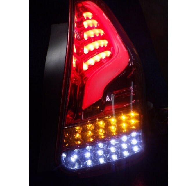 VALENTI JEWEL LEDテールランプ  プリウスα 自動車/バイクの自動車(車種別パーツ)の商品写真