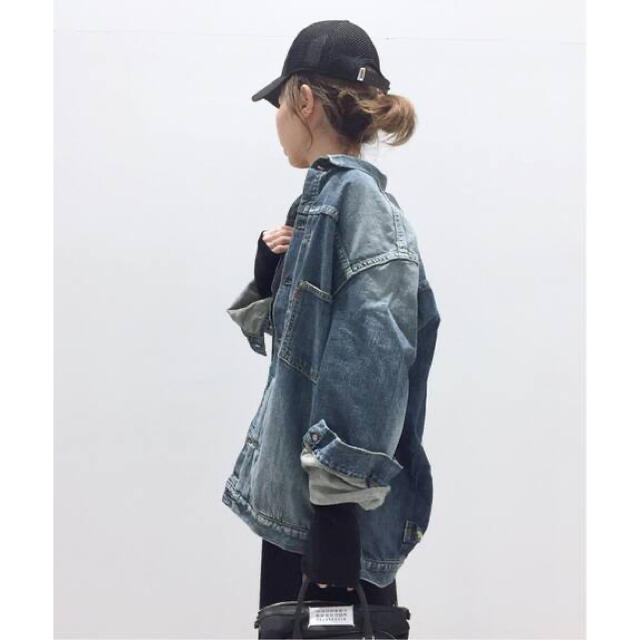 L'Appartement DEUXIEME CLASSE(アパルトモンドゥーズィエムクラス)の新品タグ付き シュタンバウム OVERSIZE DENIM JACKET 36 レディースのジャケット/アウター(Gジャン/デニムジャケット)の商品写真