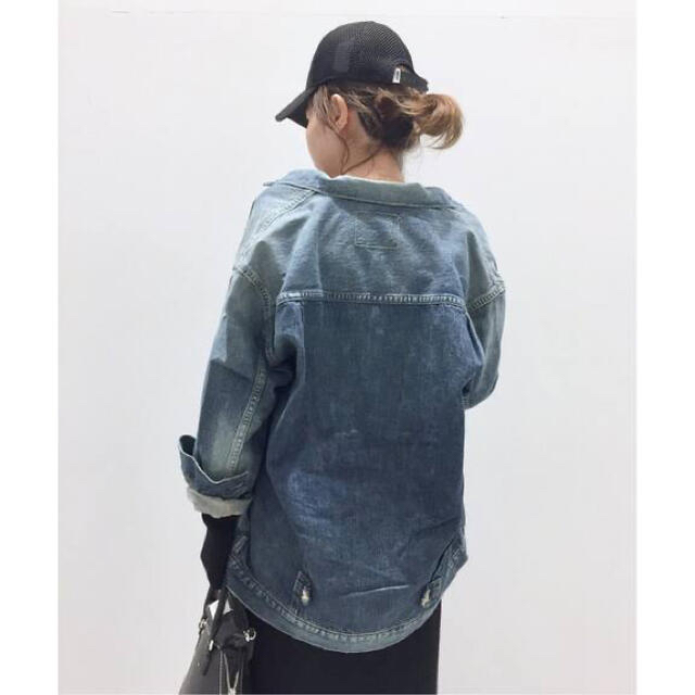 L'Appartement DEUXIEME CLASSE(アパルトモンドゥーズィエムクラス)の新品タグ付き シュタンバウム OVERSIZE DENIM JACKET 36 レディースのジャケット/アウター(Gジャン/デニムジャケット)の商品写真