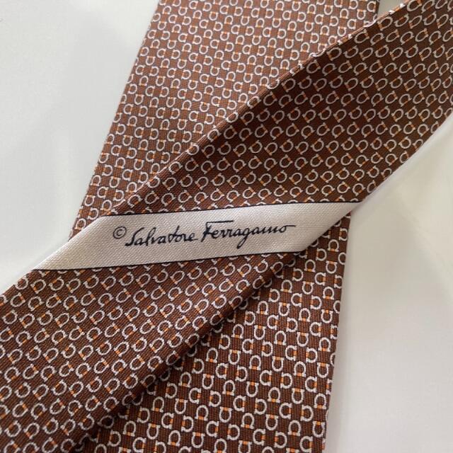 Salvatore Ferragamo(サルヴァトーレフェラガモ)のフェラガモ　ネクタイ メンズのスーツ(その他)の商品写真