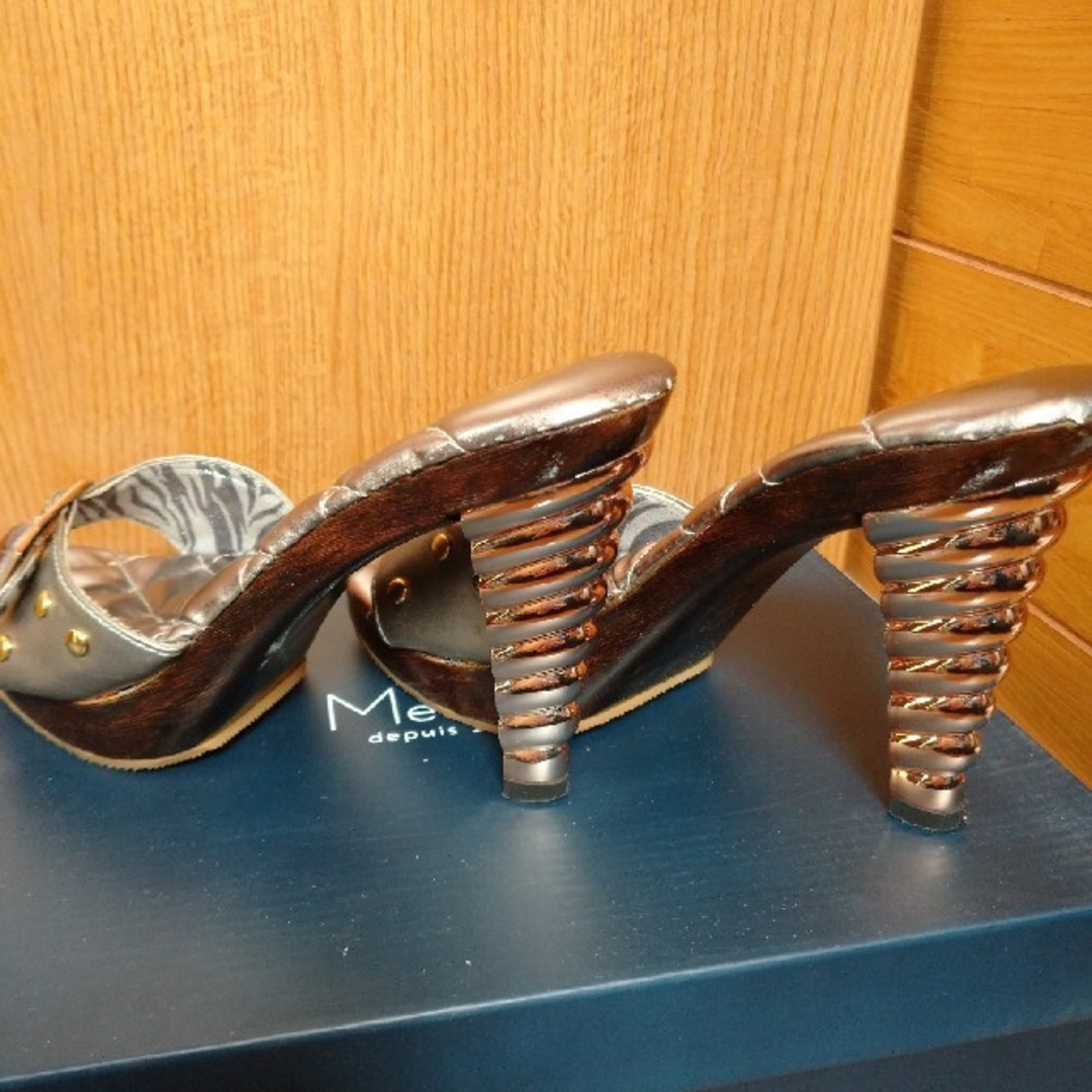 ESPERANZA(エスペランサ)のゴールドサンダル レディースの靴/シューズ(サンダル)の商品写真