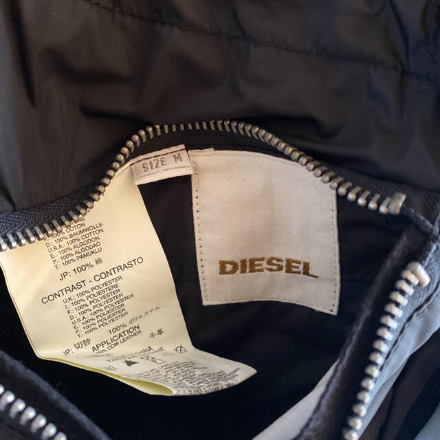 DIESEL(ディーゼル)のディーゼル リバーシブル ミニタリージャケット 春コート ナイロンジャケット 黒 メンズのジャケット/アウター(ミリタリージャケット)の商品写真