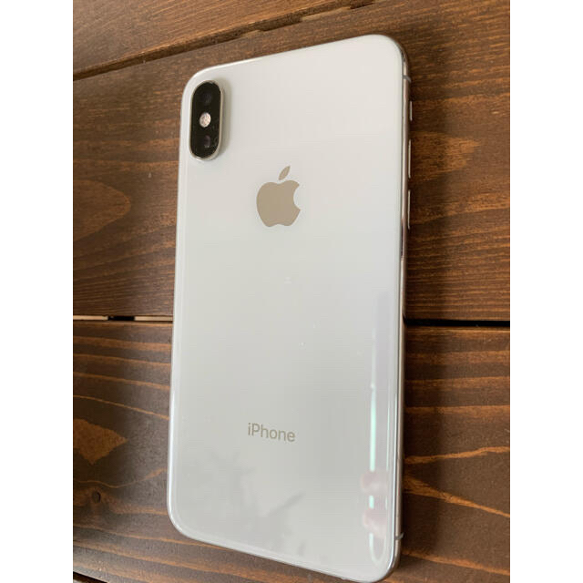 最終値下げ☆SIMフリー☆iPhone xs 64GB シルバーdocomo スマホ/家電/カメラのスマートフォン/携帯電話(スマートフォン本体)の商品写真