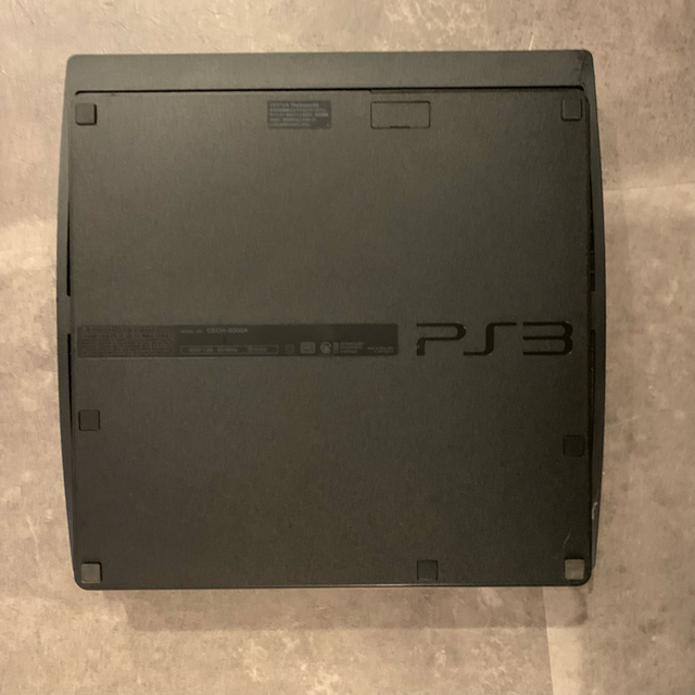 PlayStation3(プレイステーション3)のSONY PlayStation3 CECH-3000A +ソフト2本 エンタメ/ホビーのゲームソフト/ゲーム機本体(家庭用ゲーム機本体)の商品写真