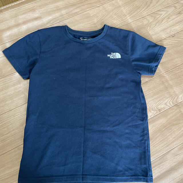 THE NORTH FACE(ザノースフェイス)の140 ノースフェイス Tシャツ キッズ/ベビー/マタニティのキッズ服男の子用(90cm~)(Tシャツ/カットソー)の商品写真