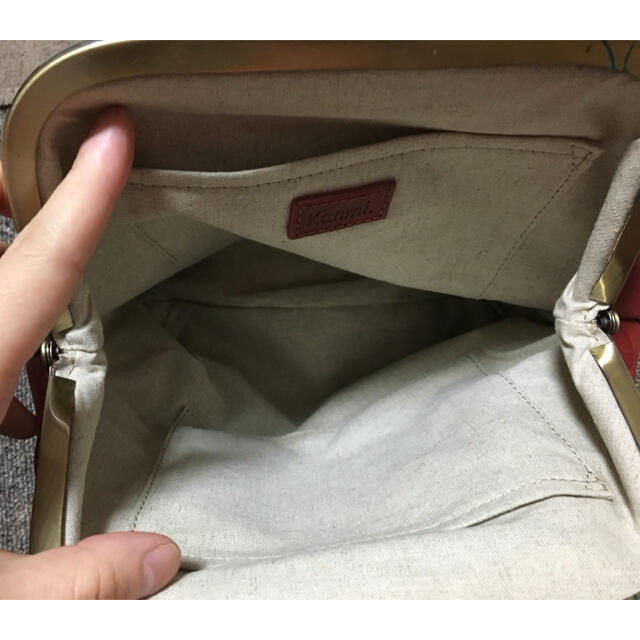 Kanmi.(カンミ)のkanmi がま口ショルダー鞄　赤　革 レディースのバッグ(ショルダーバッグ)の商品写真