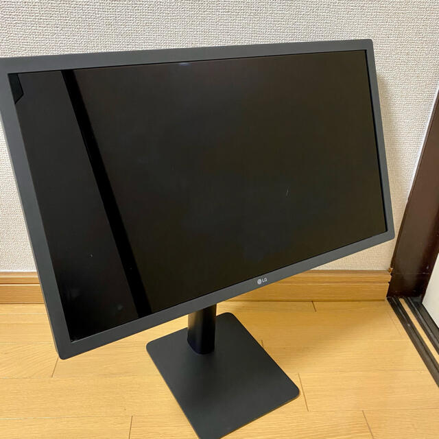 スマホ/家電/カメラLG UltraFine 4K with USB-C 22MD4KA