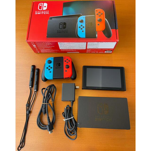 【美品】新型 Nintendo Switch 本体　ネオンブルー/ネオンレッド