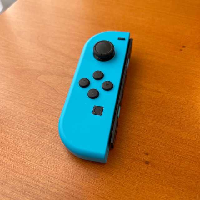 【美品】新型 Nintendo Switch 本体　ネオンブルー/ネオンレッド