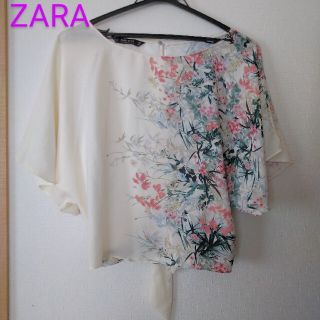 ザラ(ZARA)のZARA ザラ　花柄　カットソー(カットソー(半袖/袖なし))