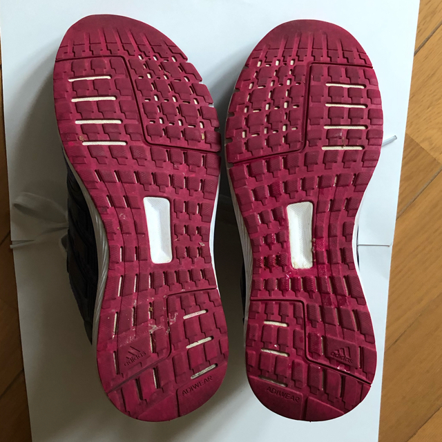 adidas(アディダス)のアディダス　スニーカー レディースの靴/シューズ(スニーカー)の商品写真