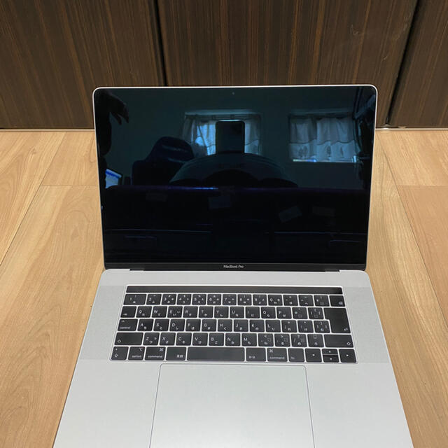 アップル　Apple MacBook Pro Touch Bar 15インチ