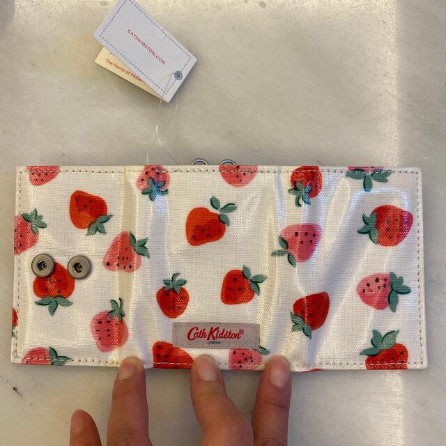 Cath Kidston(キャスキッドソン)のキャスキッドソン　キーケース　いちご　ストロベリー レディースのファッション小物(キーケース)の商品写真