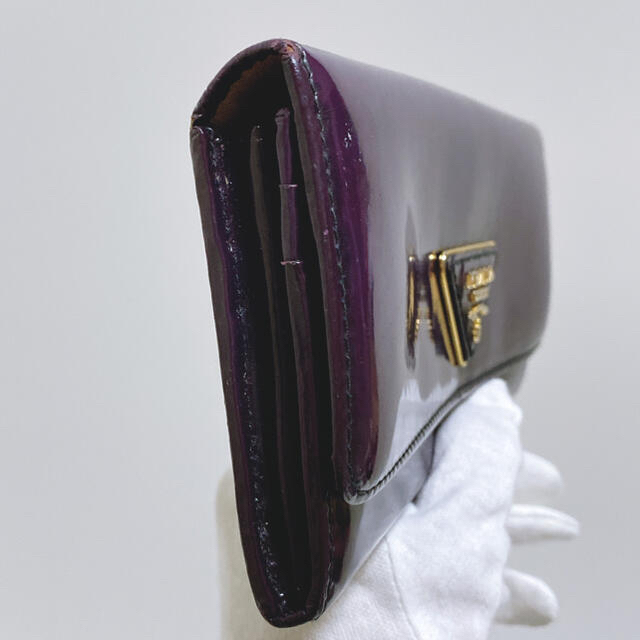 PRADA(プラダ)のPRADA プラダ　長財布　パテント　カーフ　レザー　三角ロゴ　エナメル　紫 レディースのファッション小物(財布)の商品写真