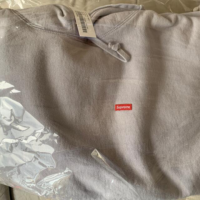 Supreme(シュプリーム)の新品supreme small box hooded  sweatshirt メンズのトップス(パーカー)の商品写真