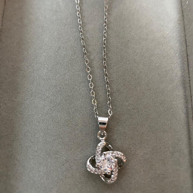 ジルコニア ネックレス キラキラ 花形 一粒ダイヤ ペンダント 人気 シンプルの通販 By Ymk S Shop ラクマ ジルコニア ネックレス キラキラ 花形 一粒ダイヤ ペンダント 人気 シンプルの通販 By Ymk S Shop ラクマ