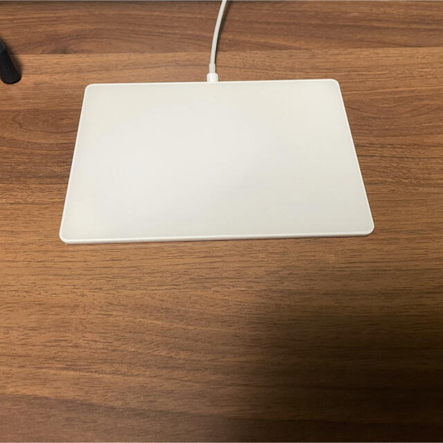 Apple(アップル)のAPPLE MAGIC TRACKPAD 2 ケーブル付き スマホ/家電/カメラのPC/タブレット(PC周辺機器)の商品写真