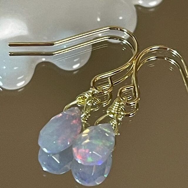 高品質☆天然石ピジョットカラーオパールペアシェイプピアス☆巾着袋