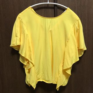 ザラ(ZARA)のZARA TRF フリル付きフレアートップス(カットソー(半袖/袖なし))