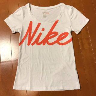 ナイキ(NIKE)のNIKE Tシャツ (S)(Tシャツ(半袖/袖なし))