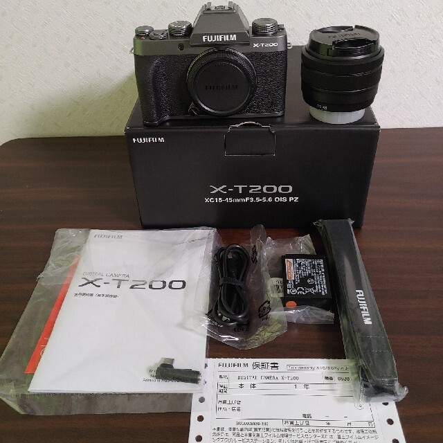 メーカー再生品】 新品同様! フジ X-T200 レンズキット ミラーレス