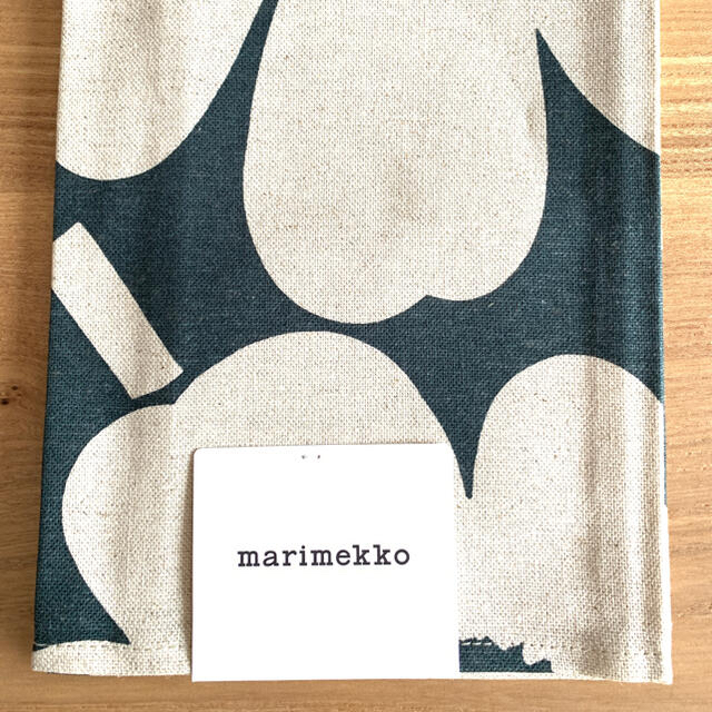 marimekko(マリメッコ)のマリメッコ ピエニウニッコ ティータオル／ダークグリーン×コットン インテリア/住まい/日用品のキッチン/食器(収納/キッチン雑貨)の商品写真