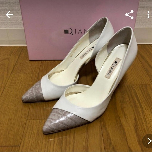 DIANA(ダイアナ)のDIANA　ホワイト　ヒール レディースの靴/シューズ(ハイヒール/パンプス)の商品写真