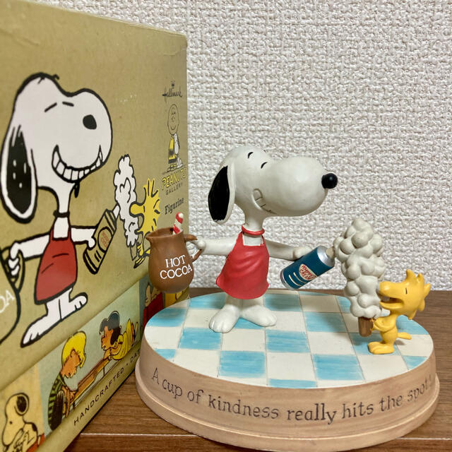 SNOOPY(スヌーピー)のスヌーピー フィギュア ホールマーク Hallmark 2011 エンタメ/ホビーのフィギュア(アメコミ)の商品写真