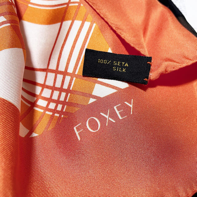 FOXEY “Firenze”の通販 by 猫's shop ｜フォクシーならラクマ - 2020年 フォクシー シルクスカーフ NEW ARRIVAL