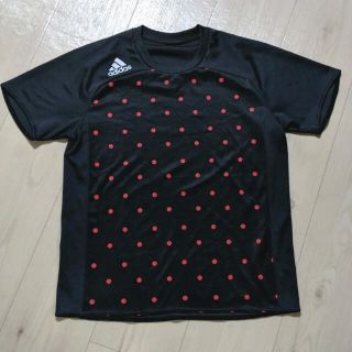 アディダス(adidas)のadidas Tシャツ(Tシャツ(半袖/袖なし))