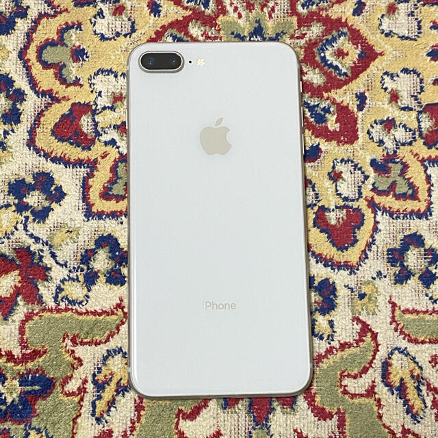 Apple(アップル)のiPhone 8plus 本体　64G スマホ/家電/カメラのスマートフォン/携帯電話(スマートフォン本体)の商品写真