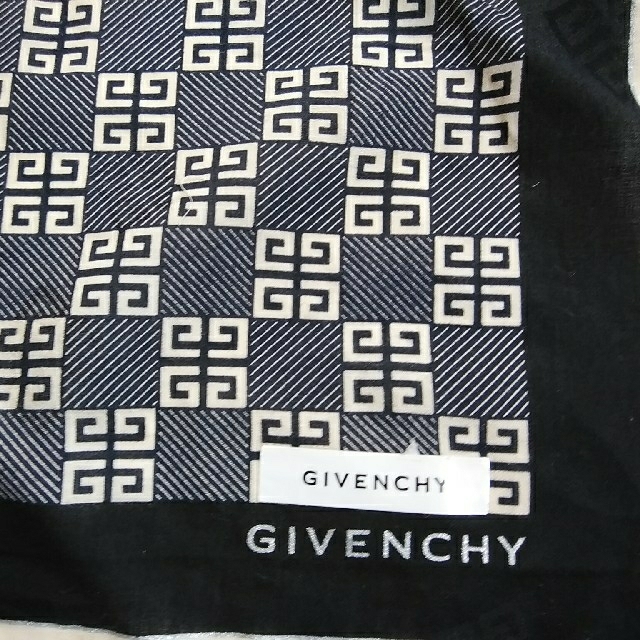 GIVENCHY(ジバンシィ)のえいこさま専用ジバンシィのスカーフ(ハンカチ) レディースのファッション小物(ハンカチ)の商品写真