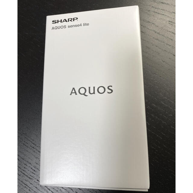 AQUOS(アクオス)のAQUOS sense4 lite ブラック スマホ/家電/カメラのスマートフォン/携帯電話(スマートフォン本体)の商品写真