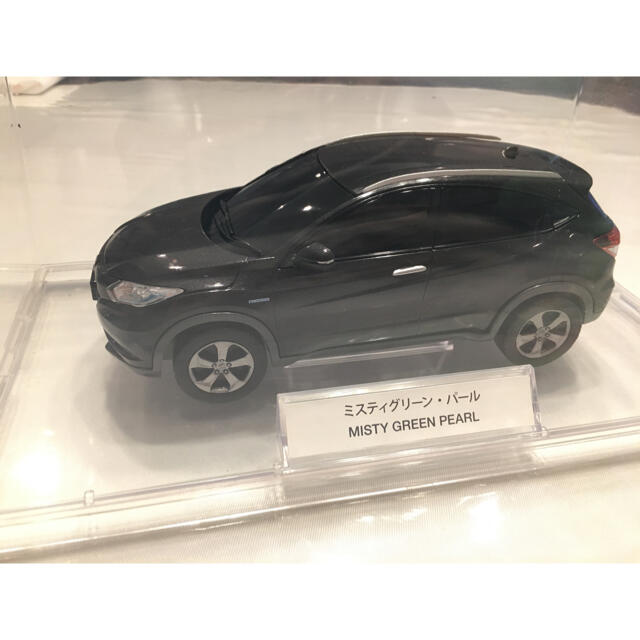 ホンダ(ホンダ)の【非売品】ホンダヴェゼル　カラーサンプル　ミスティグリーンパール エンタメ/ホビーのおもちゃ/ぬいぐるみ(模型/プラモデル)の商品写真