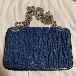 ミュウミュウ(miumiu)の専用　　早い者勝ち【美品】miumiuデニムマトラッセ　ショルダーバック(ショルダーバッグ)