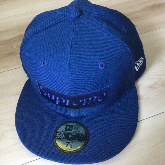 Supreme(シュプリーム)のSupreme tonal box logo new era 7 1/2 メンズの帽子(キャップ)の商品写真