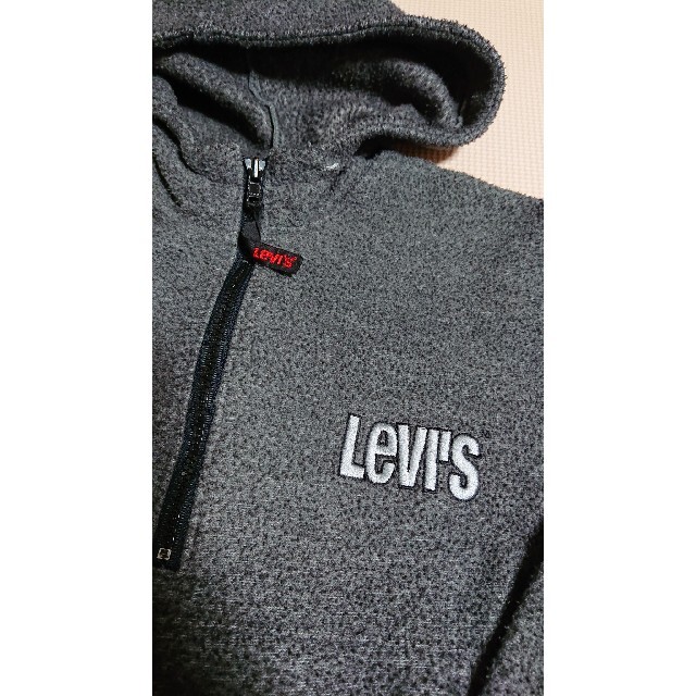 Levi's(リーバイス)の【処分SALE‼️✨】LEVI’S パーカー ハーフジップ 120cm キッズ/ベビー/マタニティのキッズ服男の子用(90cm~)(Tシャツ/カットソー)の商品写真