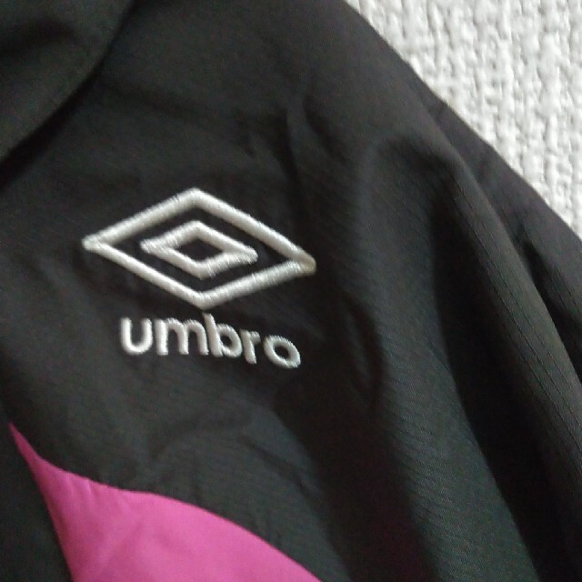 UMBRO(アンブロ)のumbro　ウインドブレーカー　ナイロンジャケット　サイズL　美品! レディースのジャケット/アウター(ナイロンジャケット)の商品写真