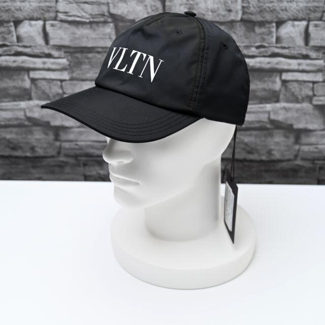 valentino garavani(ヴァレンティノガラヴァーニ)の新品 2021SS VALENTINO VLTN ロゴ ベースボールキャップ メンズの帽子(キャップ)の商品写真