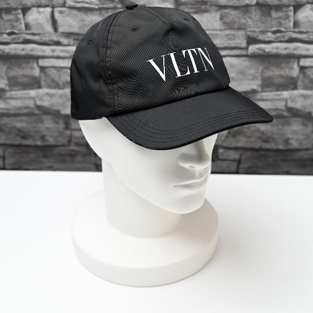 valentino garavani(ヴァレンティノガラヴァーニ)の新品 2021SS VALENTINO VLTN ロゴ ベースボールキャップ メンズの帽子(キャップ)の商品写真