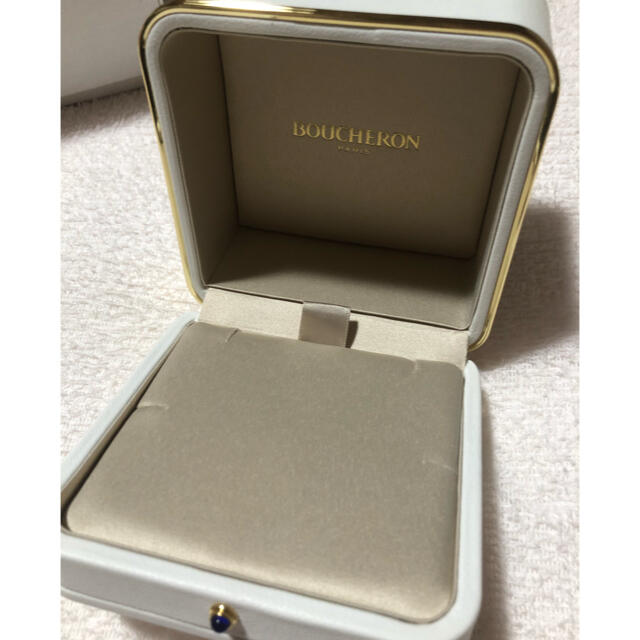 BOUCHERON(ブシュロン)のブシュロン　ネックレスボックス　外箱付き　超美品 レディースのアクセサリー(ネックレス)の商品写真