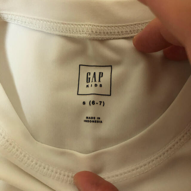 GAP(ギャップ)のGAP／半袖ラッシュガード キッズ/ベビー/マタニティのキッズ服男の子用(90cm~)(水着)の商品写真