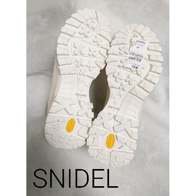 SNIDEL(スナイデル)の新品 SNIDEL Vibram レインブーツ 長靴 ベージュ レディースの靴/シューズ(レインブーツ/長靴)の商品写真