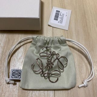 ロエベ(LOEWE)のロエベ　ブローチ(ブローチ/コサージュ)