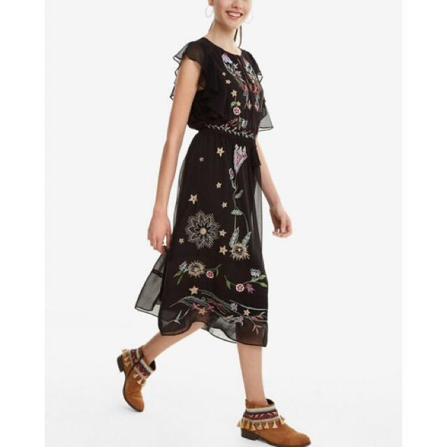 DESIGUAL(デシグアル)の新品✨タグ付き♪ 定価28900円 デシグアル  ロングワンピース ブラック柄  レディースのワンピース(ロングワンピース/マキシワンピース)の商品写真