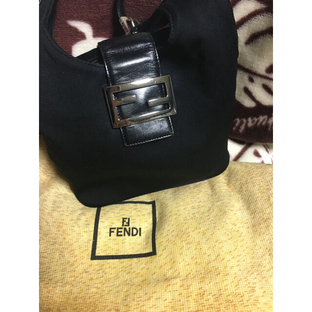 人気沸騰 のんのん 様 専用♡フェンディ ♡美品♡ ワンショルダー