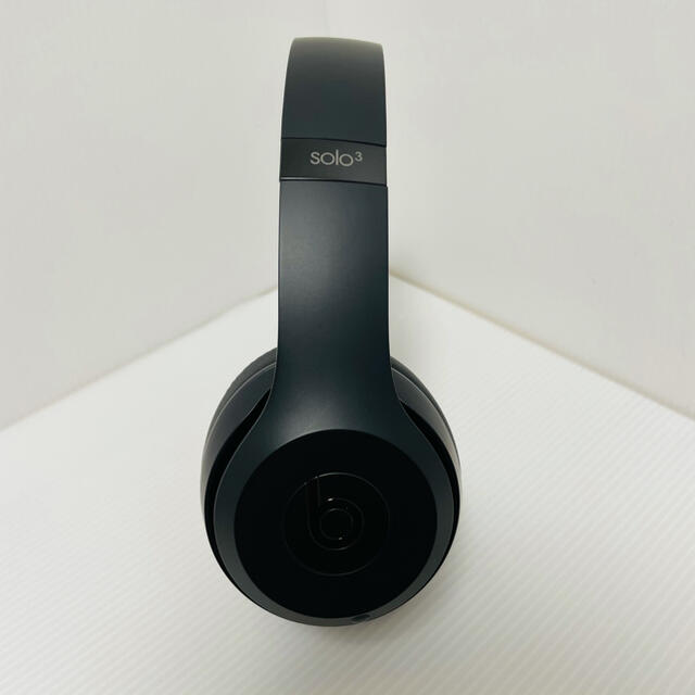 Beats by Dr Dre(ビーツバイドクタードレ)のbeatssolo3wirelessヘッドフォン　マットブラック スマホ/家電/カメラのオーディオ機器(ヘッドフォン/イヤフォン)の商品写真